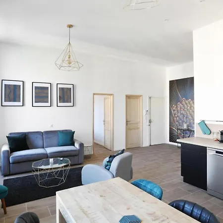 Carnot - Welkeys Apartmán
