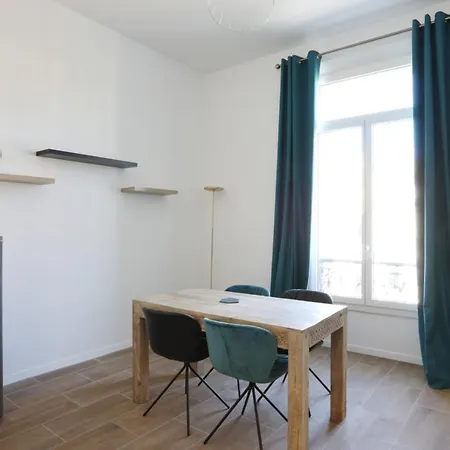 Carnot - Welkeys Apartmán *