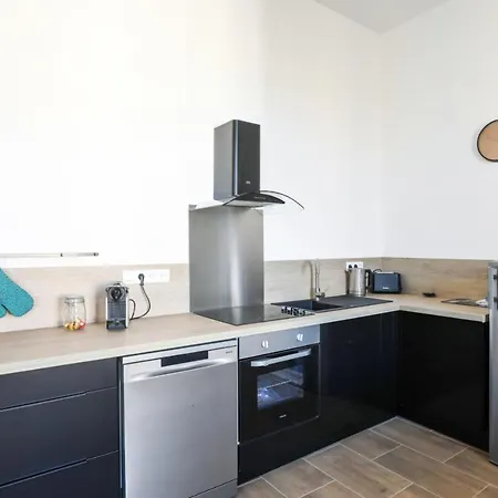 Carnot - Welkeys Apartmán